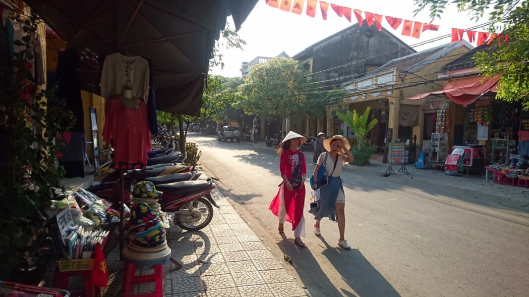 Once a thriving sea port of global significance, Hoi An faded in to insignificance, and was usurped by Da Nang as a major, trading port