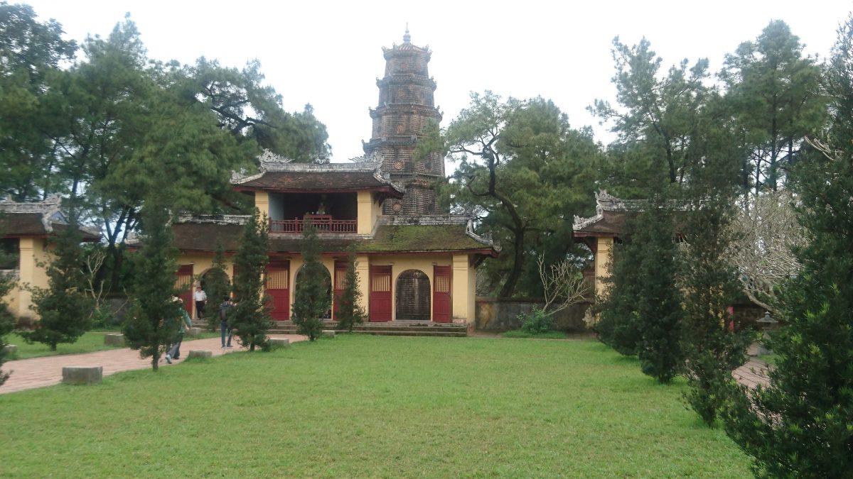 The grounds of the The Pagoda of the Celestial Lady comprise a Buddhist temple and gardens